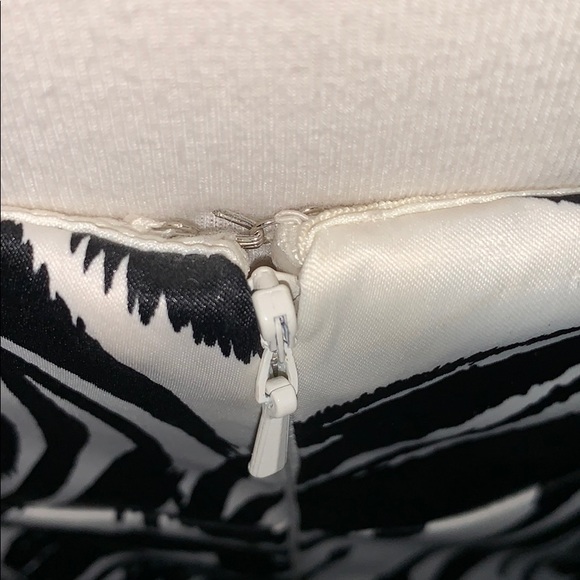 WHITE HOUSE BLACK MARKET STRAPLESS DRESS SIZE IN 6 - Picture 5 of 8